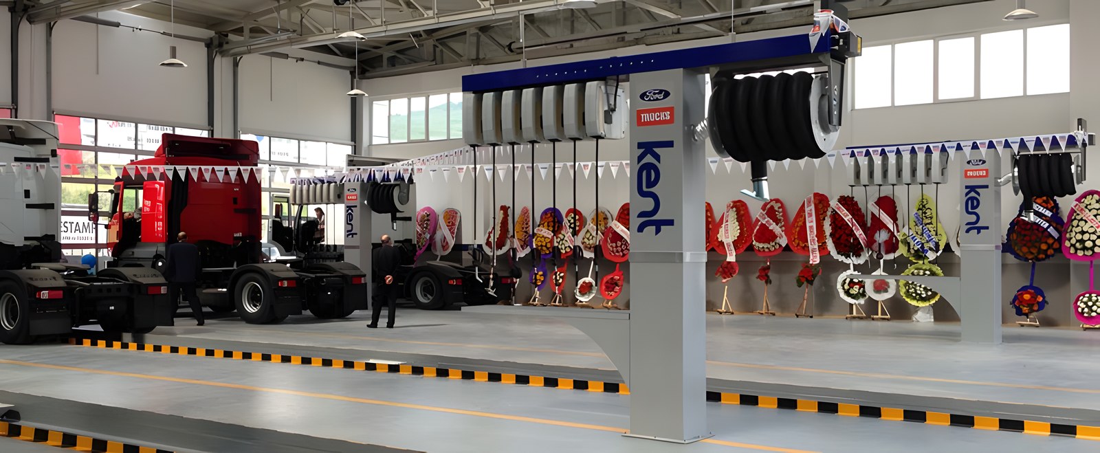 Ford Trucks yetkili servisinde Kent ekipman kolonları